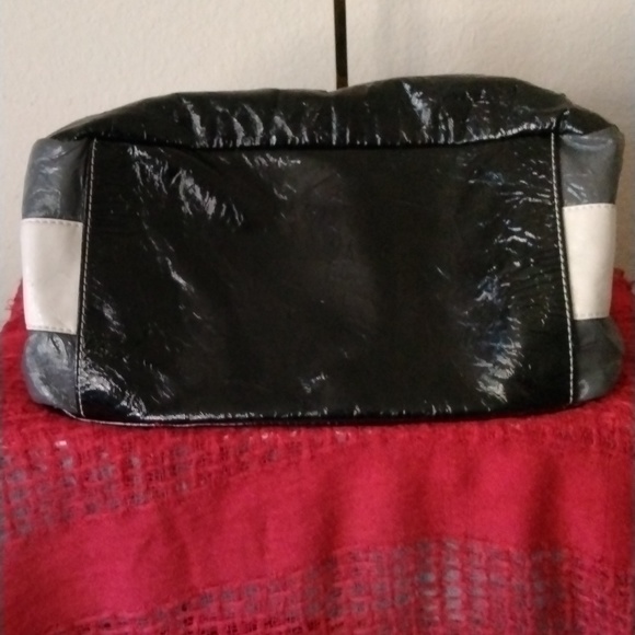 Guess color block tote - Picture 8 of 9